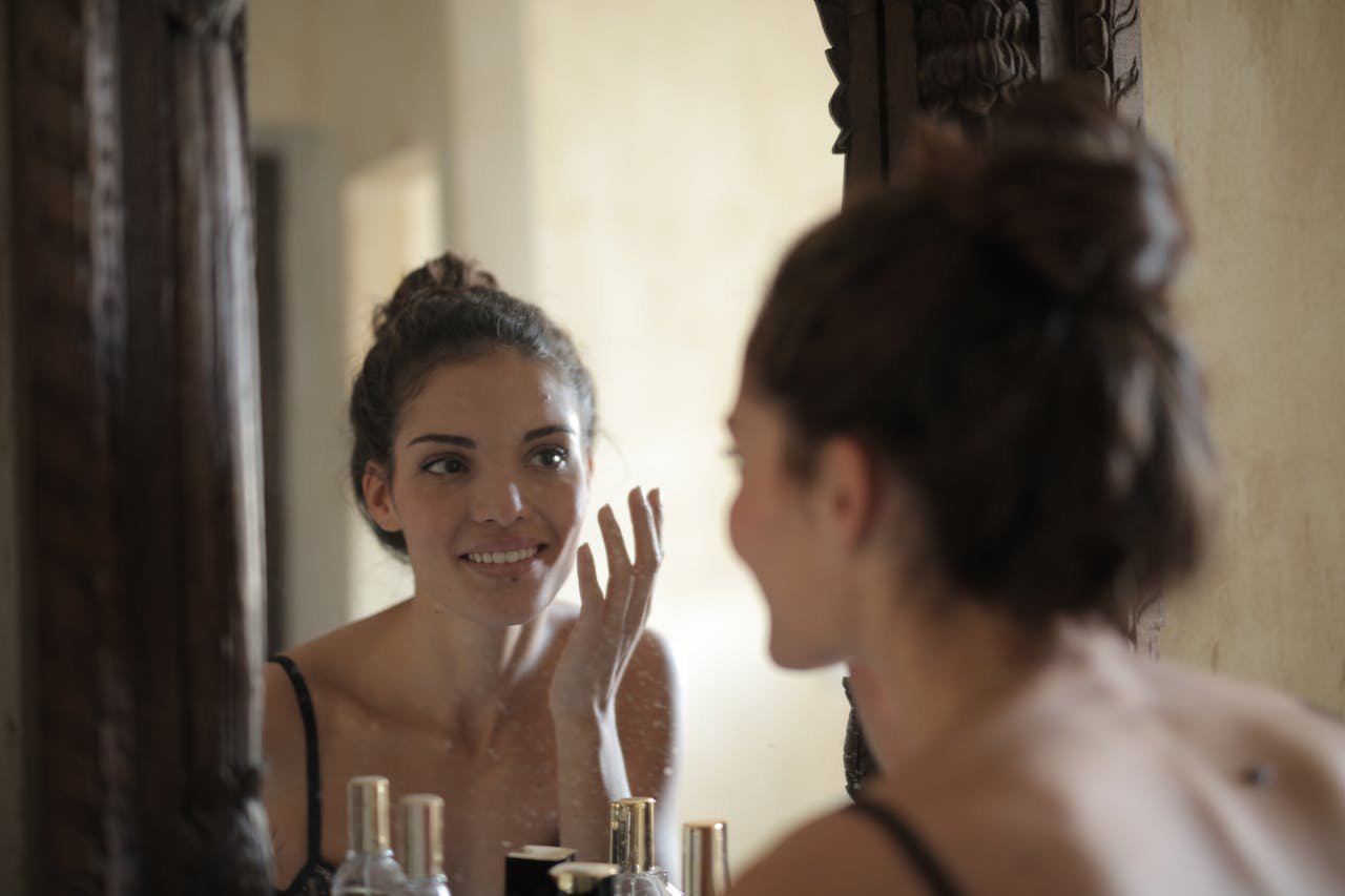 Read more about the article The Beginner’s Guide to Skincare: Simple Steps for Healthy Skin